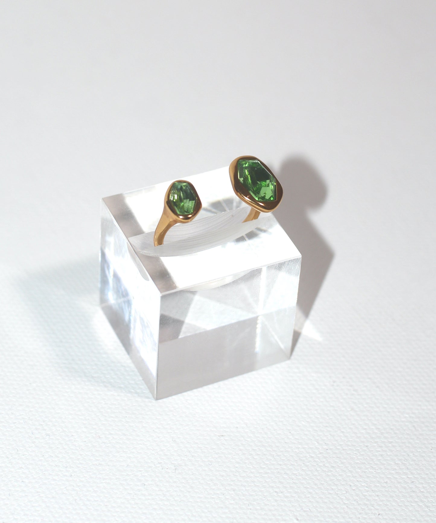 Demi Ring