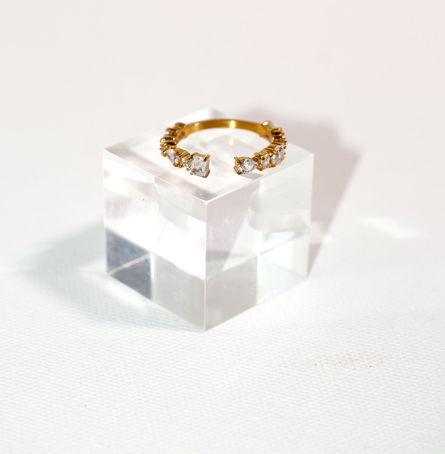 Graceful Ring
